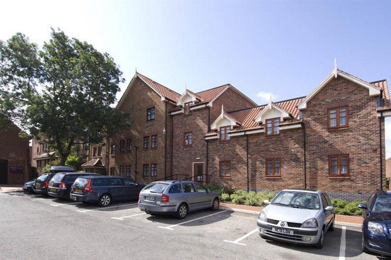 Premier Inn Premier Inn York City - Blossom St North Exterior photo